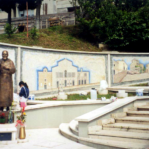 padre-pio-decoro-mosaico-urbano