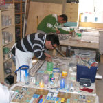 allievi del corso di mosaico industriale