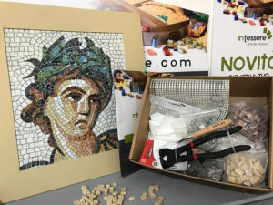 contenuto kit per mosaico intessere